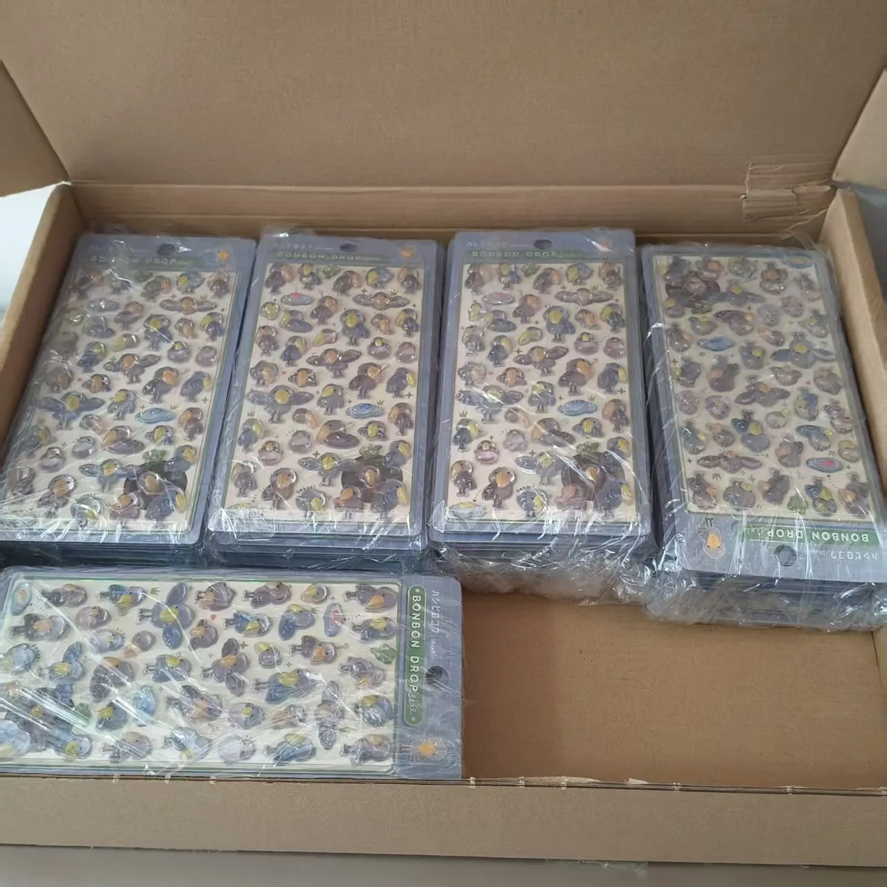 Τα παιδικά σας ανάγλυφα αυτοκόλλητα πρόκειται να αποσταλούν!