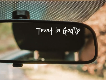 Γιατί αυτά τα αυτοκόλλητα αυτοκινήτου μεταφοράς είναι τόσο δημοφιλή στο TikTok;