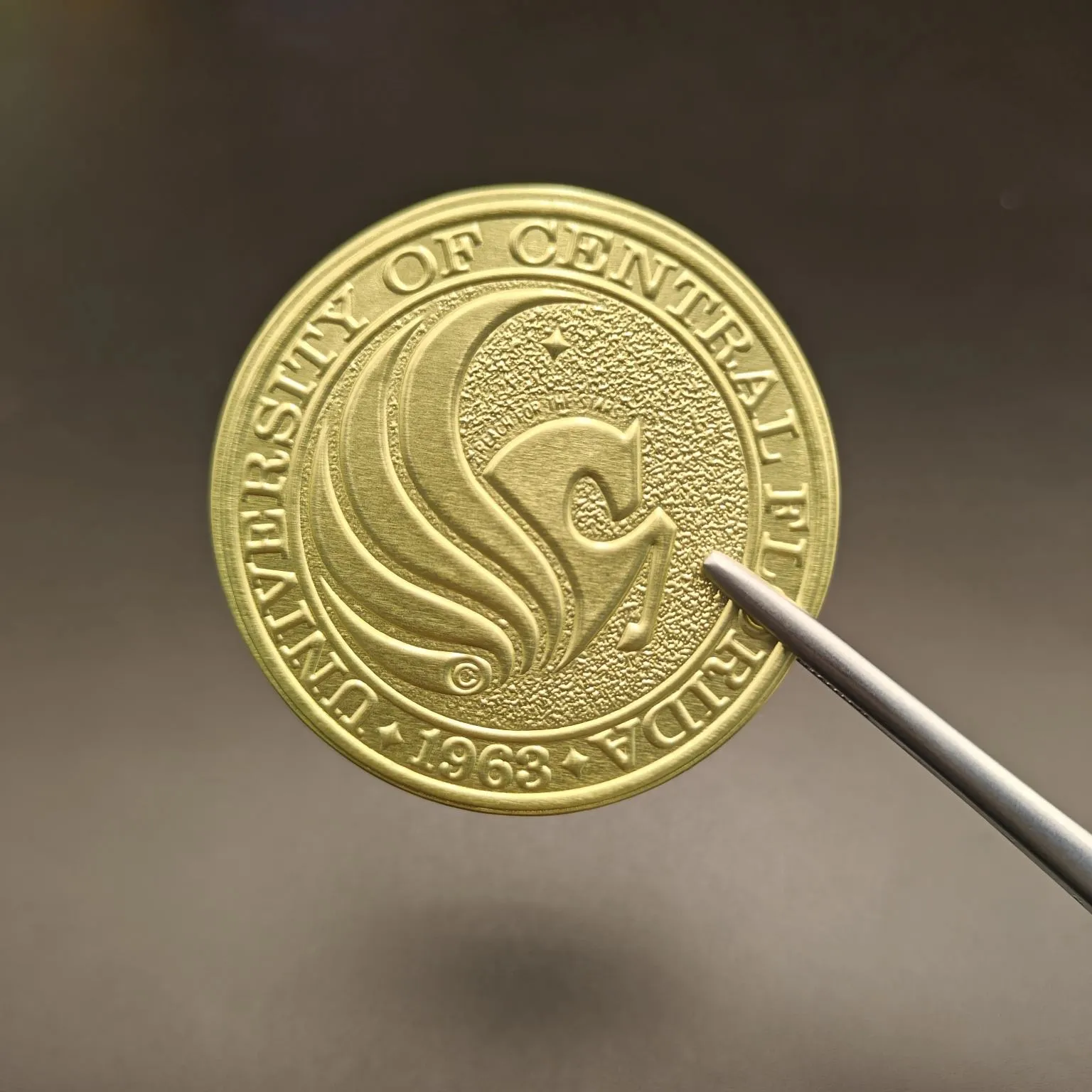 Ετικέτες κρασιού με στρογγυλό φύλλο ανάγλυφο